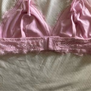 Pink lace and eyelash bra. 2 hook back. Size Large, like new condition
